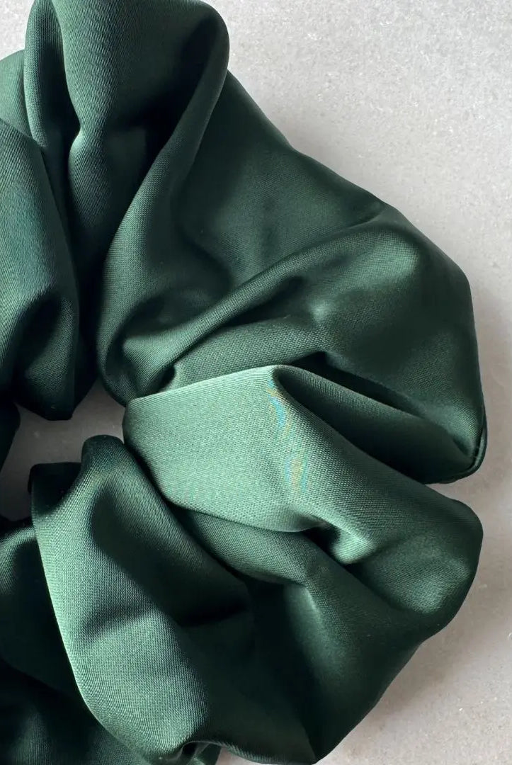 Chouchous Oversize vert forêt, satin durable