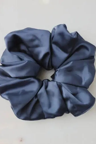 Chouchous Oversize en satin, bleu nuit