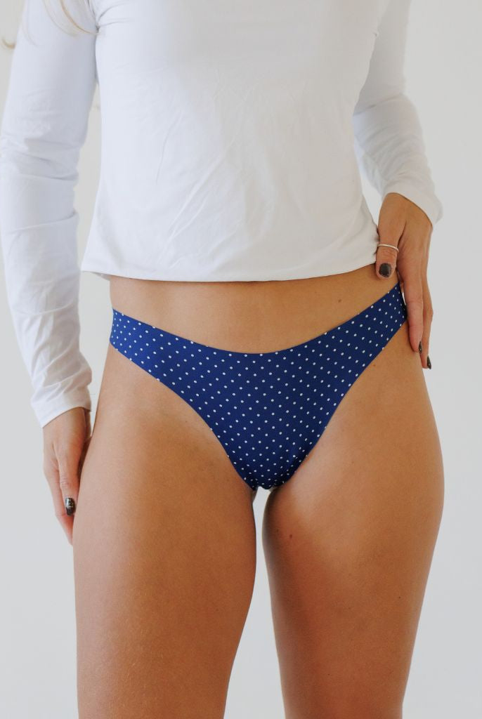 Tanga sans couture bleu marine à pois La Marine, vue de face
