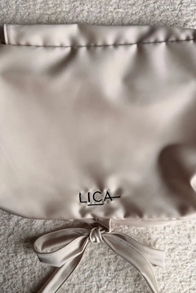 Trousse de voyage en satin pour sous-vêtements