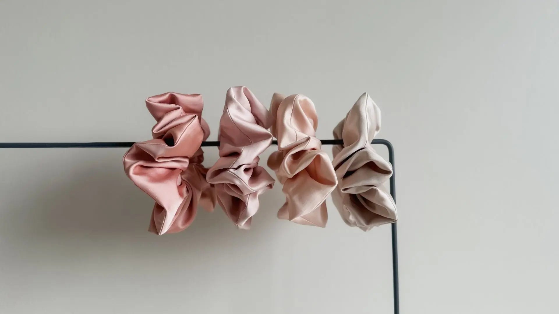 Collection de chouchous pour cheveux en satin fait au québec