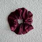 Chouchous Oversize en satin rouge porto