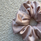 Chouchous Oversize rose pâle, satin durable