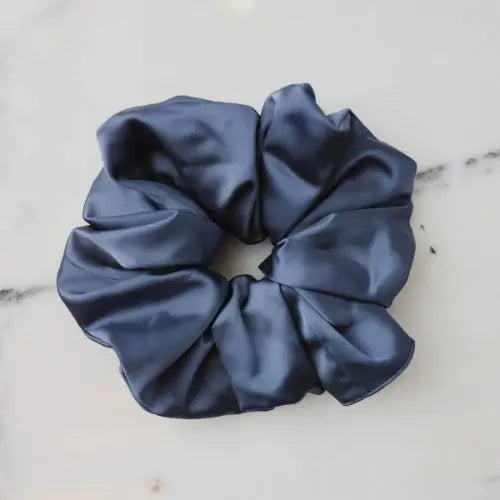 Chouchous Oversize en satin, bleu nuit