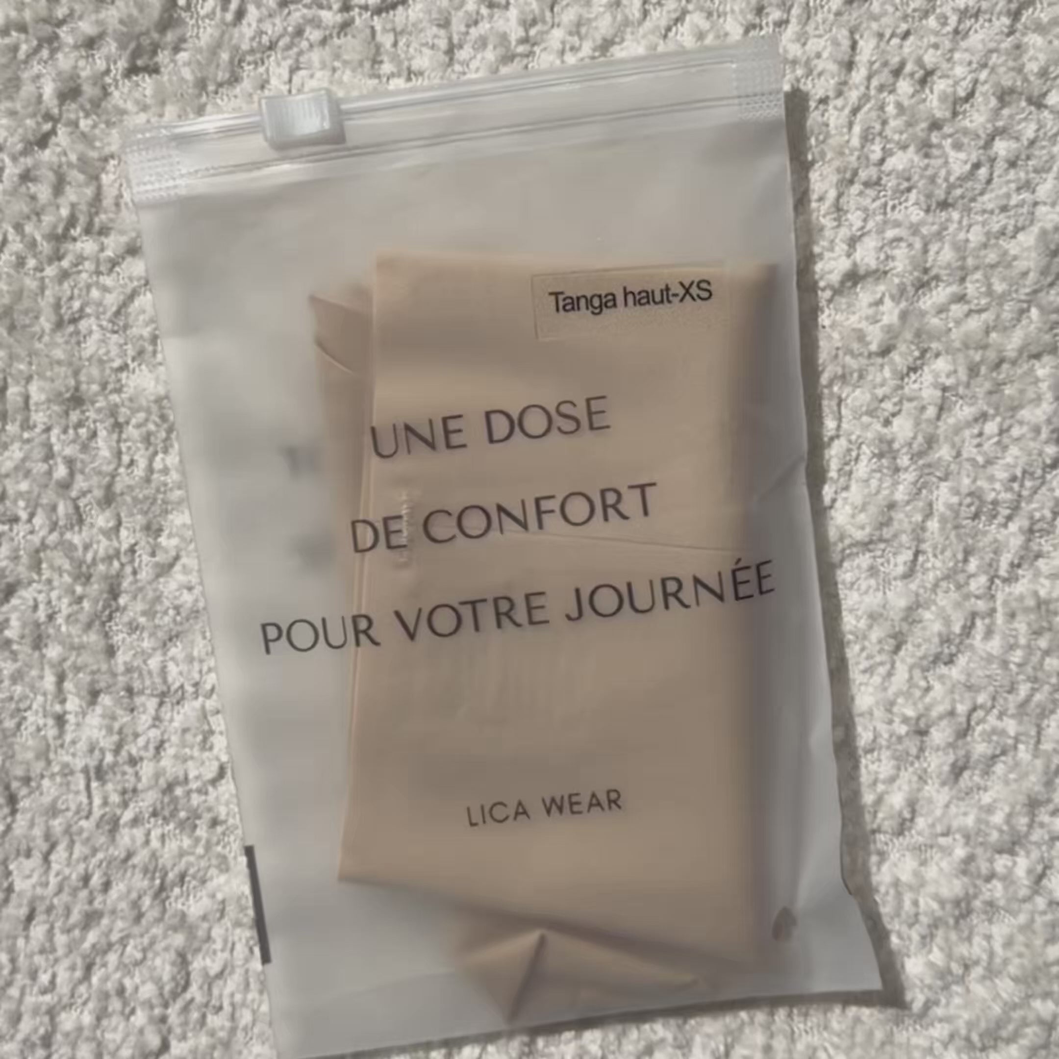 Tanga taille haute sans couture beige LICA Wear : tissu sans couture, gousset coton, conception et élasticité