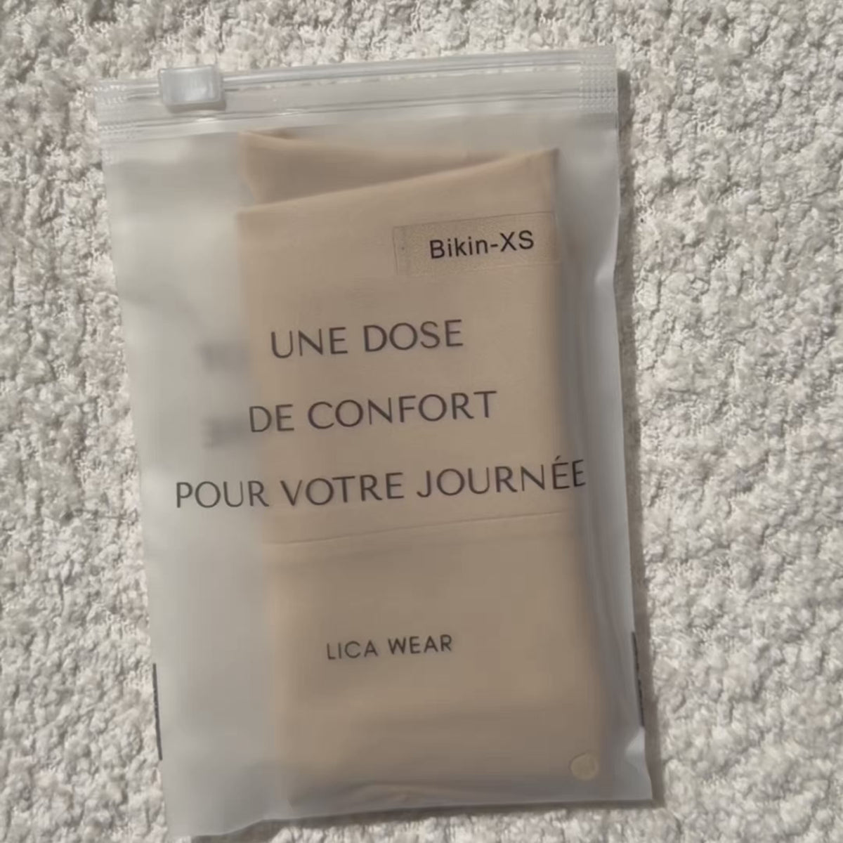 Culotte bikini sans couture beige LICA Wear : tissu sans couture, gousset coton, conception et élasticité