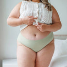 Tanga taille haute sans couture Misty Sage LICA Wear, vue de face