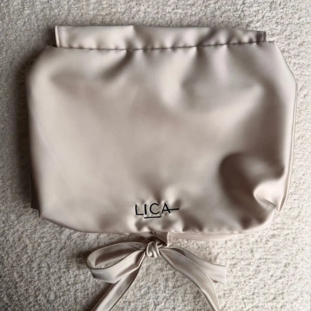 Trousse de voyage en satin pour sous-vêtements